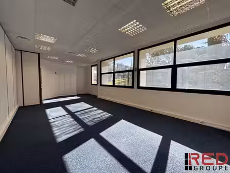 location bureaux les milles 13290 52m²