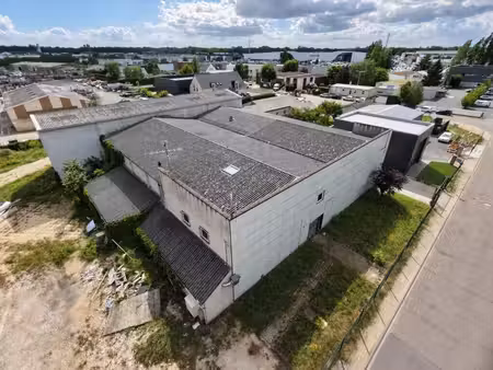 location commerce olivet 45160 1400m²