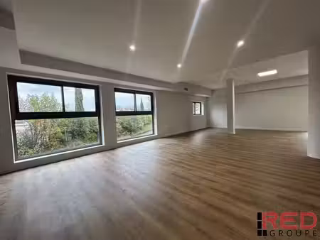 location bureaux 67m²