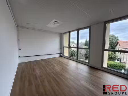location bureaux 102m²