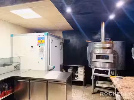 vente locaux professionnels 70 m² à la rochelle (17000)  199 500 €