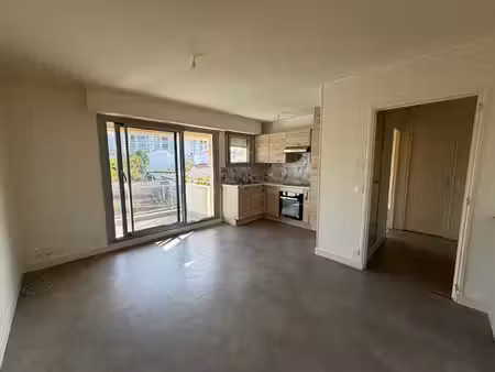 location appartement 2 pièces 33m²