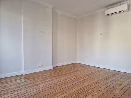 location local professionnel 60m² bordeaux 33000