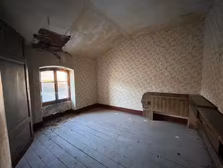 a vendre pont d'ain appartement plateau de 85 m2  à renover.