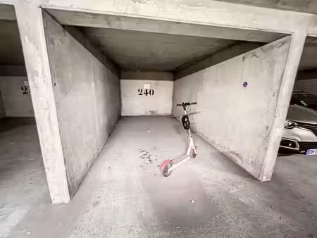 parking sécurisé en sous-sol à louer ◊