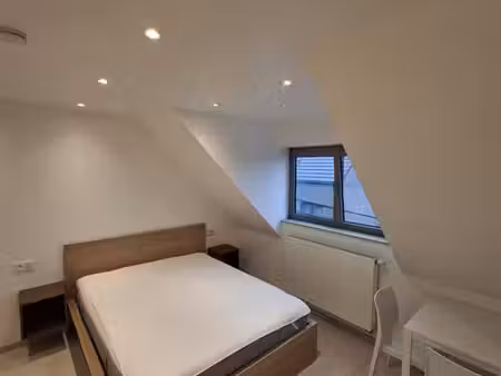 location studio neuf meublé sdd et cuisine privative