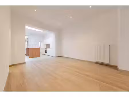 seraing – maison 4 chambres rénovée avec jardin – peb c