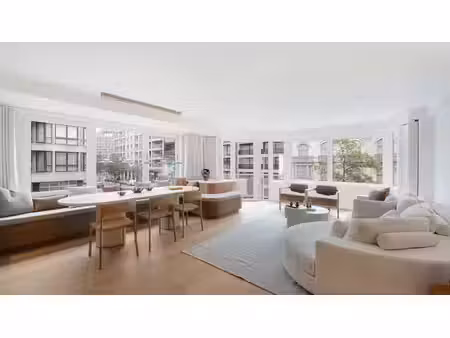 appartement d'angle rénové avec goût