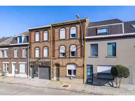 charmante renovatiewoning met authentieke gevel