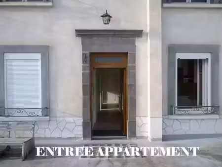local commercial avec appartement t4 et terrasse