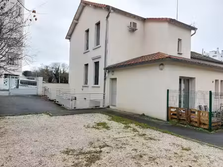 location appartement 1 pièce 18 m² à lyon 3 (69003)