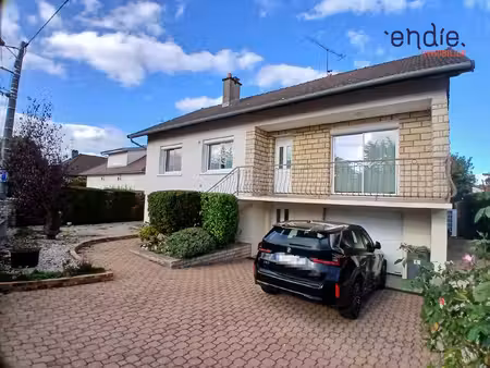 maison entièrement rénovée avec piscine