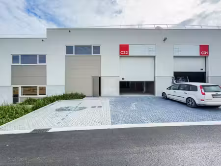 unité neuve 240m² (12 x 20m) +2p - sortie e19 nivelles