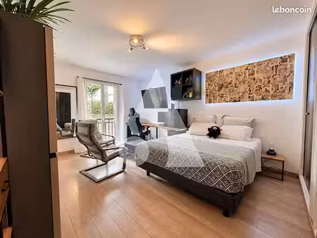 studio 1 pièce 30 m²