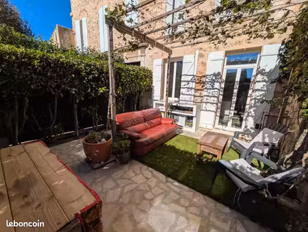 t2 meublé de charme  bastide xviiie  terrasse 30 m² plein sud + parking