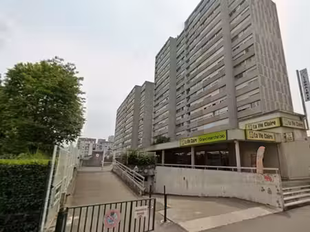 entre republique et gratte ciel