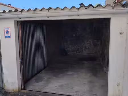 a louer garage proche gare. non innondable