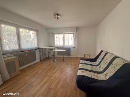 studio 1 pièce 32 m²