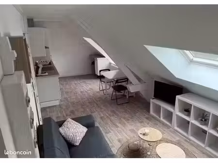 appartement t2 duplex entièrement équipé et rénové   proche centre ville et naval group