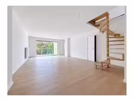 duplex à louer avec terrasse et 3 chambres   tournai (vbe84895)
