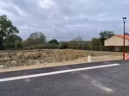 vente terrain à chanteloup (79320) : à vendre / chanteloup