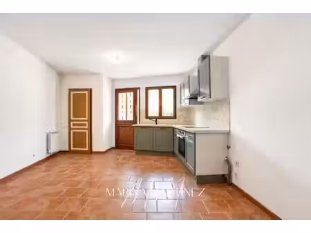 aux portes de carcassonne - maison de village rénovée avec charme et potentiel