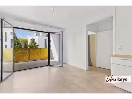 bayonne centre – superbe t2 en résidence de haut standing avec terrasse et parking souterr
