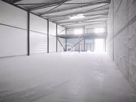 cellule artisanale & industrielle – 370 m²