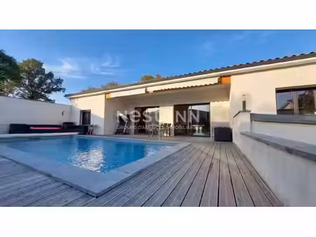 magnifique maison de plain pied avec piscine quartier recherche