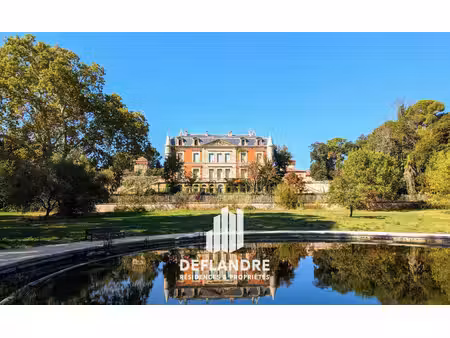 château à vendre dans le quartier port marianne
