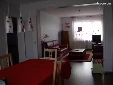 joli f4 de 90 m2 sans ascenseur au 3ième étage d'une petite co propriété malo dunkerque