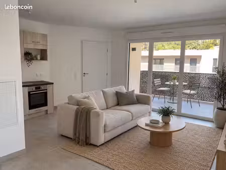 t2 non meublé de 42 m² avec terrasse – gardanne