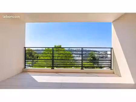 appartement t2 saint-raphael avec terrasse  piscine et parking