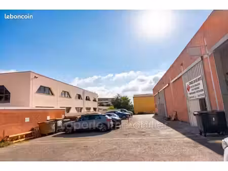 local commercial 303 m²