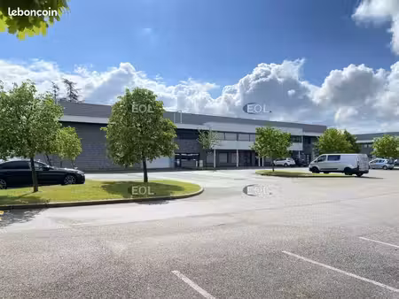 local d'activité 1 032 m²
