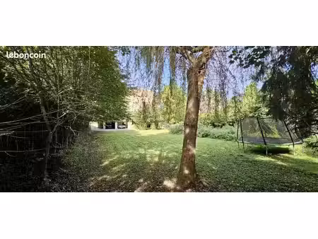 propriété 8 pièces 221 m²