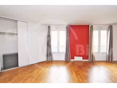 sevres: studio de 30 53m2 avec cave et parking