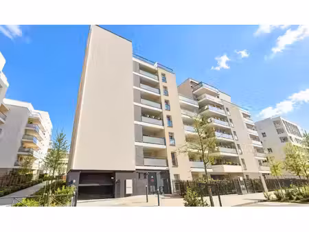 appartement t3 avec balcon et garage – vaulx-en-velin