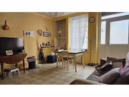 maison de ville avec cour-terrasse