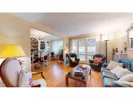 appartement bois d'arcy 5 pièces 97.20 m2 + 1 cave + 1 garage fermé extérieur
