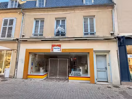 immeuble rue mirebeau commercial et habitatyion