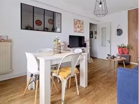 apparemment à vendre
