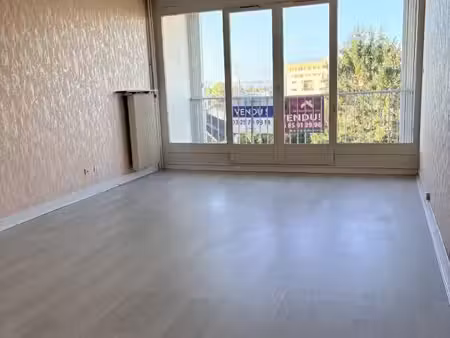 appartement 3 pièces 65 m²