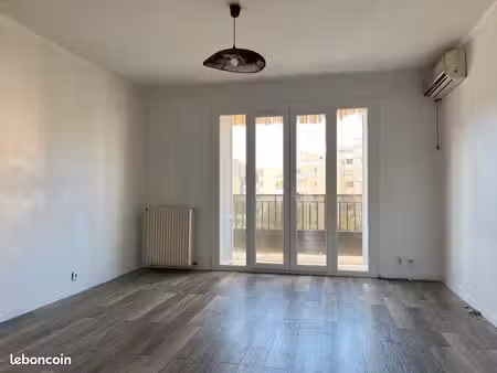 t3 à rénover résidence binda