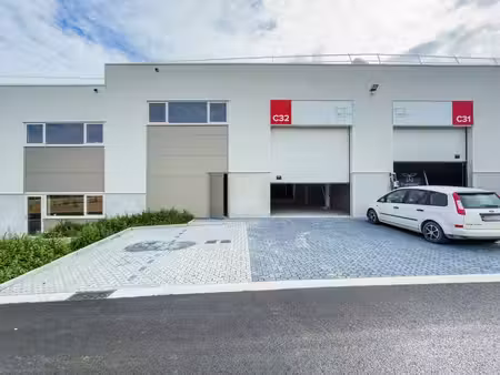 entrepôt à louer à nivelles pour € 1.900