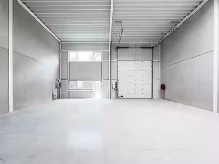 entrepôt à louer à nivelles pour € 1.300