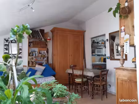 bel appartement de charme trés lumineux  mansardé  en centre historique de la rochelle
