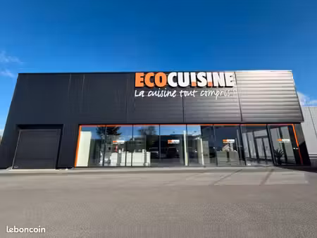 zone commerciale royan 2 - bâtiment très bon état