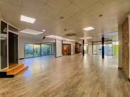 vente bureaux et commerces à flers (61100) : à vendre / 735m² flers