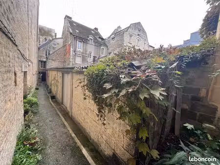 entrepôt rue st pierre 84 m²
